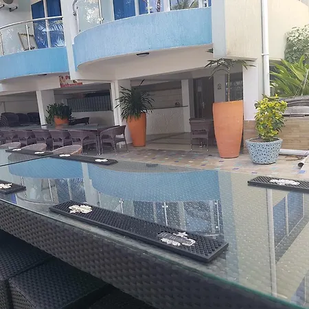 Modern Beach Front Studio Apartment - B44 Момбаса Экстерьер фото